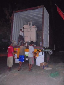 NIGHT LOADING FROM JEPARA TO UAE . CREDIT TO : MR FURNITURE DESIGN